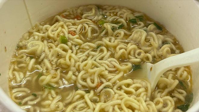 嘲！蜗15年憋出百亿哪吒：我命由我不由天！j9九游真人游戏第一平台学霸弃医从画遭群(图3)