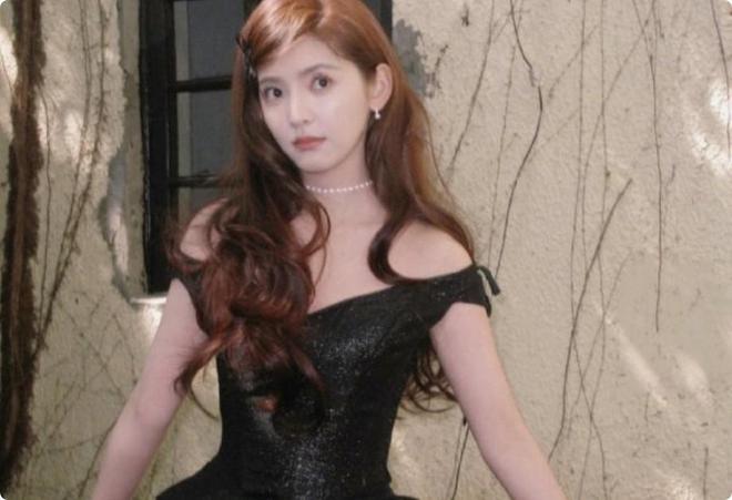 气的刘亦菲关晓彤惊艳不迎合审美却艳压群芳j9九游会真人第一品牌上海这晚被丰腴大(图6)