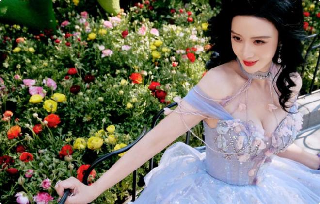 气的刘亦菲关晓彤惊艳不迎合审美却艳压群芳j9九游会真人第一品牌上海这晚被丰腴大(图15)